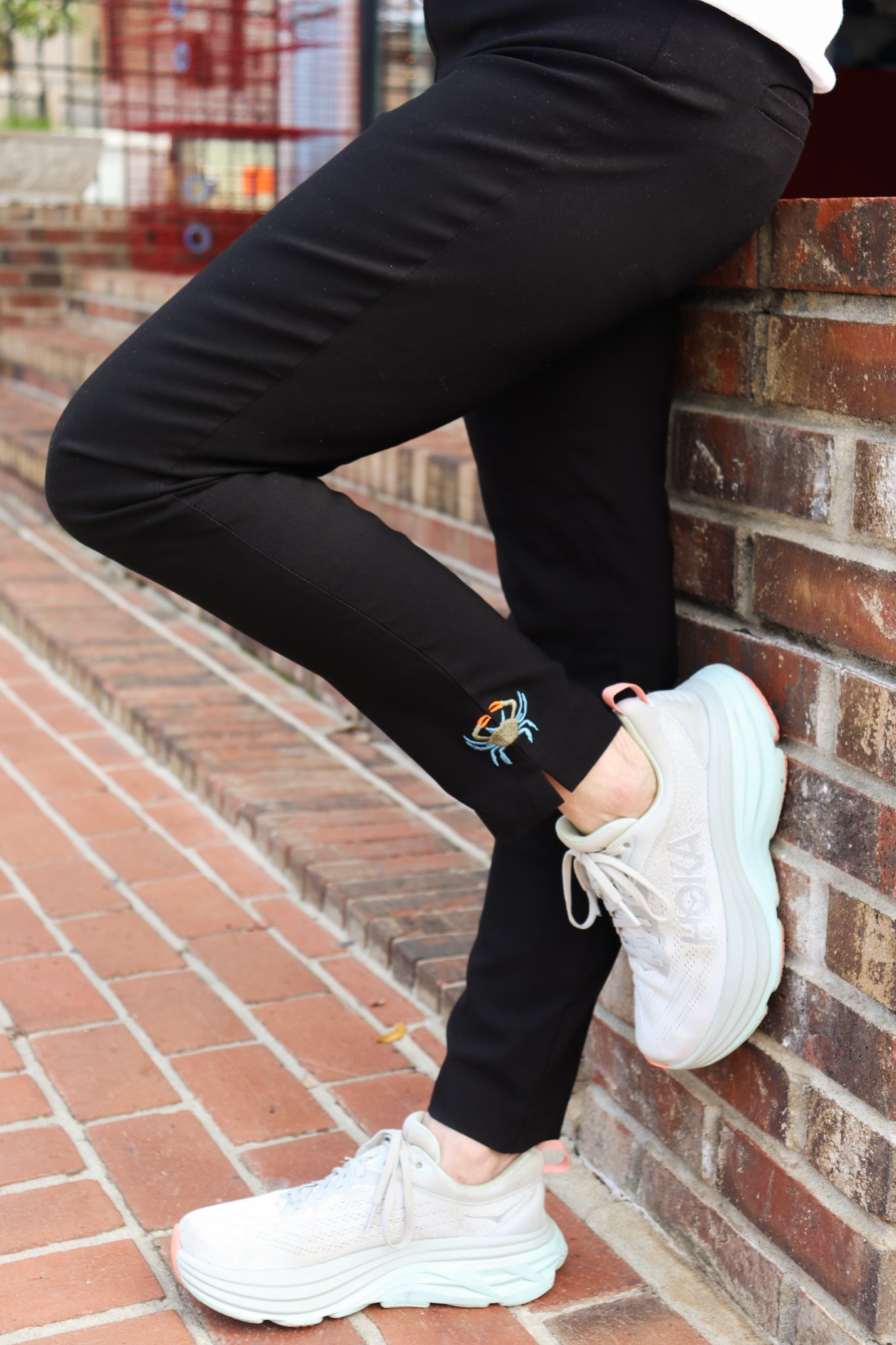 Crab Embroidered Slacks